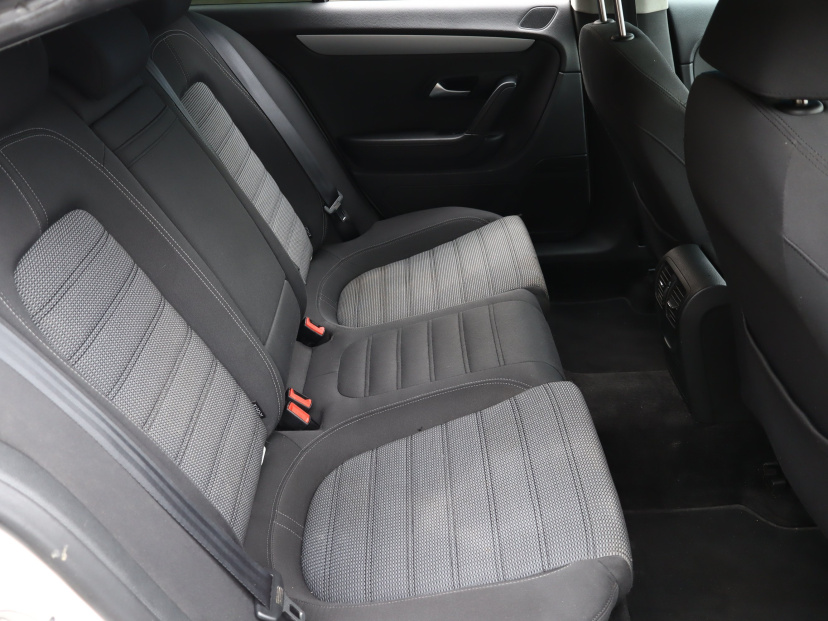 Volkswagen Passat CC, 2010