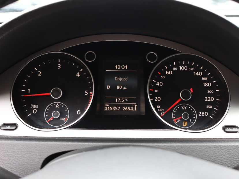Volkswagen Passat CC, 2010