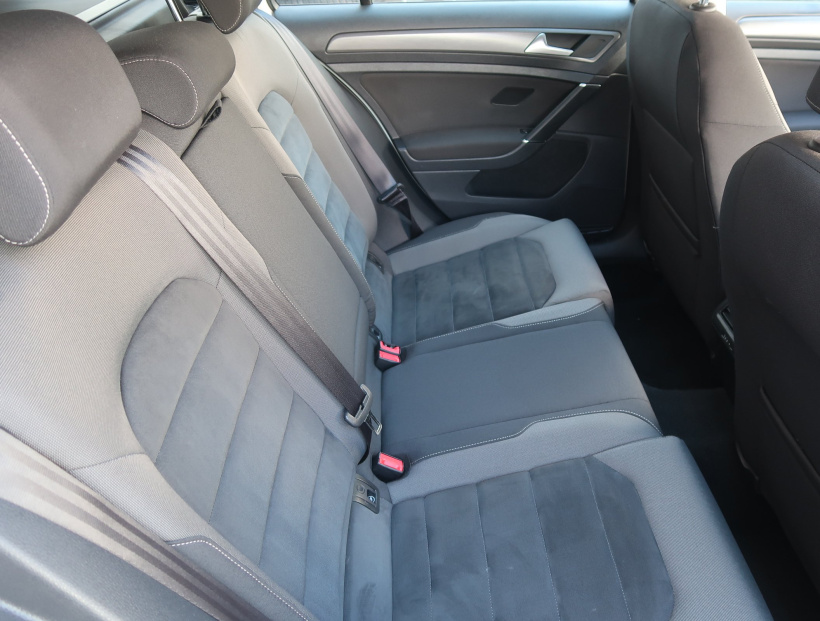 Volkswagen Golf, 2017