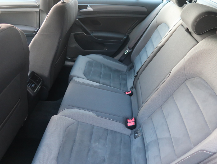 Volkswagen Golf, 2017