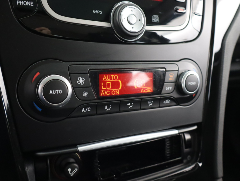 Ford Mondeo, 2011