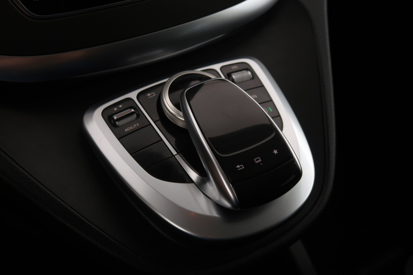 Mercedes-Benz V, 2015