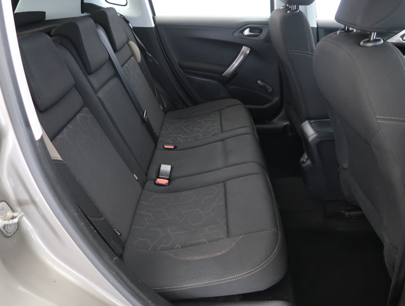 Peugeot 2008, 2016