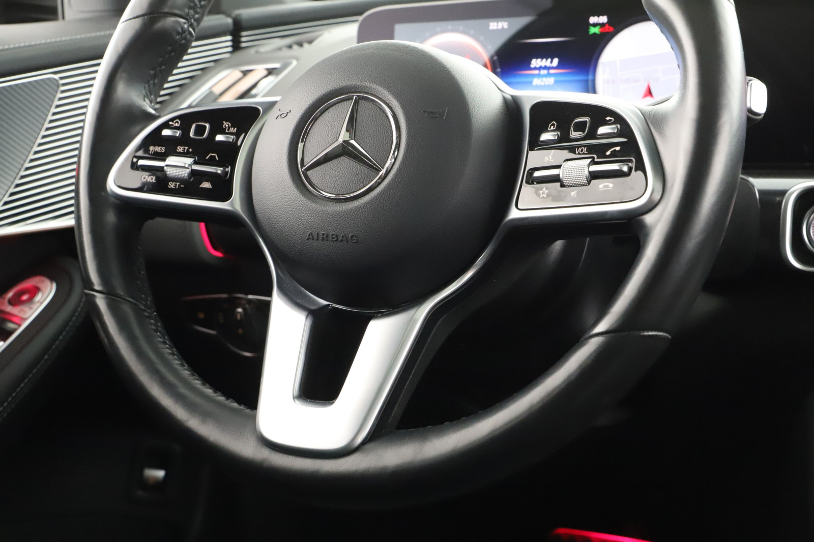 Mercedes-Benz EQC - 2020