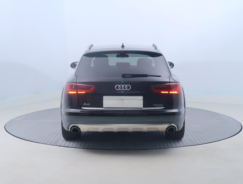Audi A6 Allroad, 2015