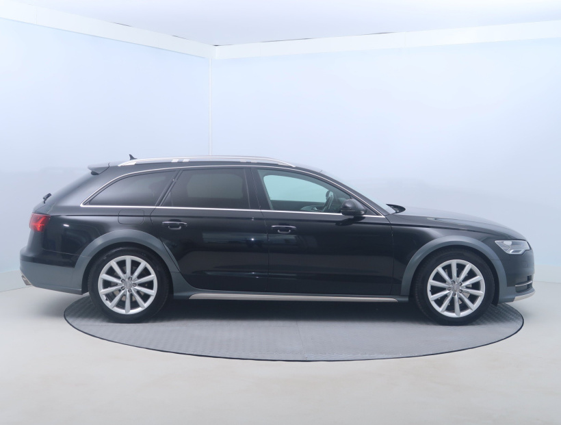 Audi A6 Allroad, 2015