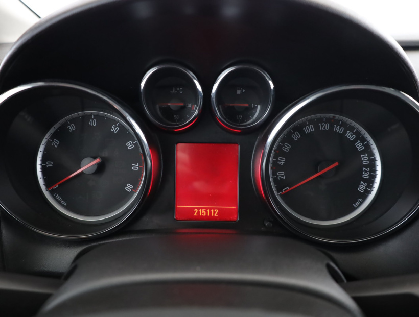 Opel Astra, 2011