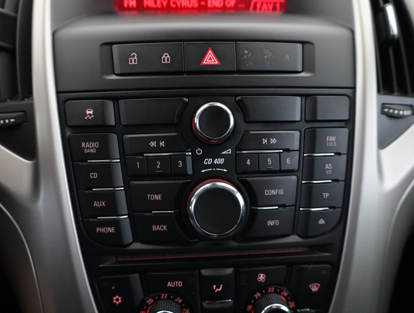 Opel Astra, 2011