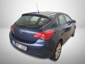 Opel Astra - 2011