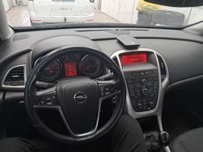 Opel Astra - 2011