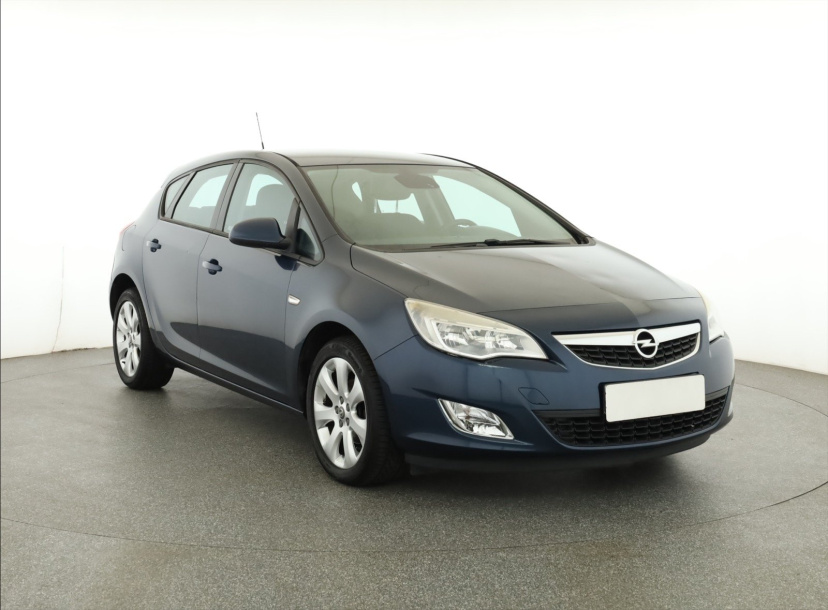 Opel Astra, 2011