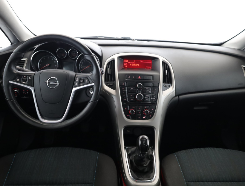 Opel Astra, 2011