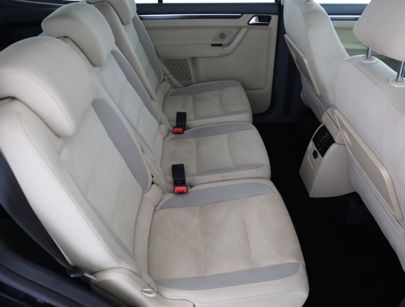 Volkswagen Touran, 2011