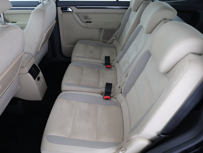 Volkswagen Touran, 2011