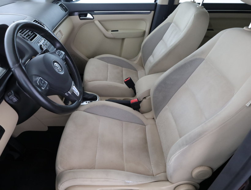 Volkswagen Touran, 2011