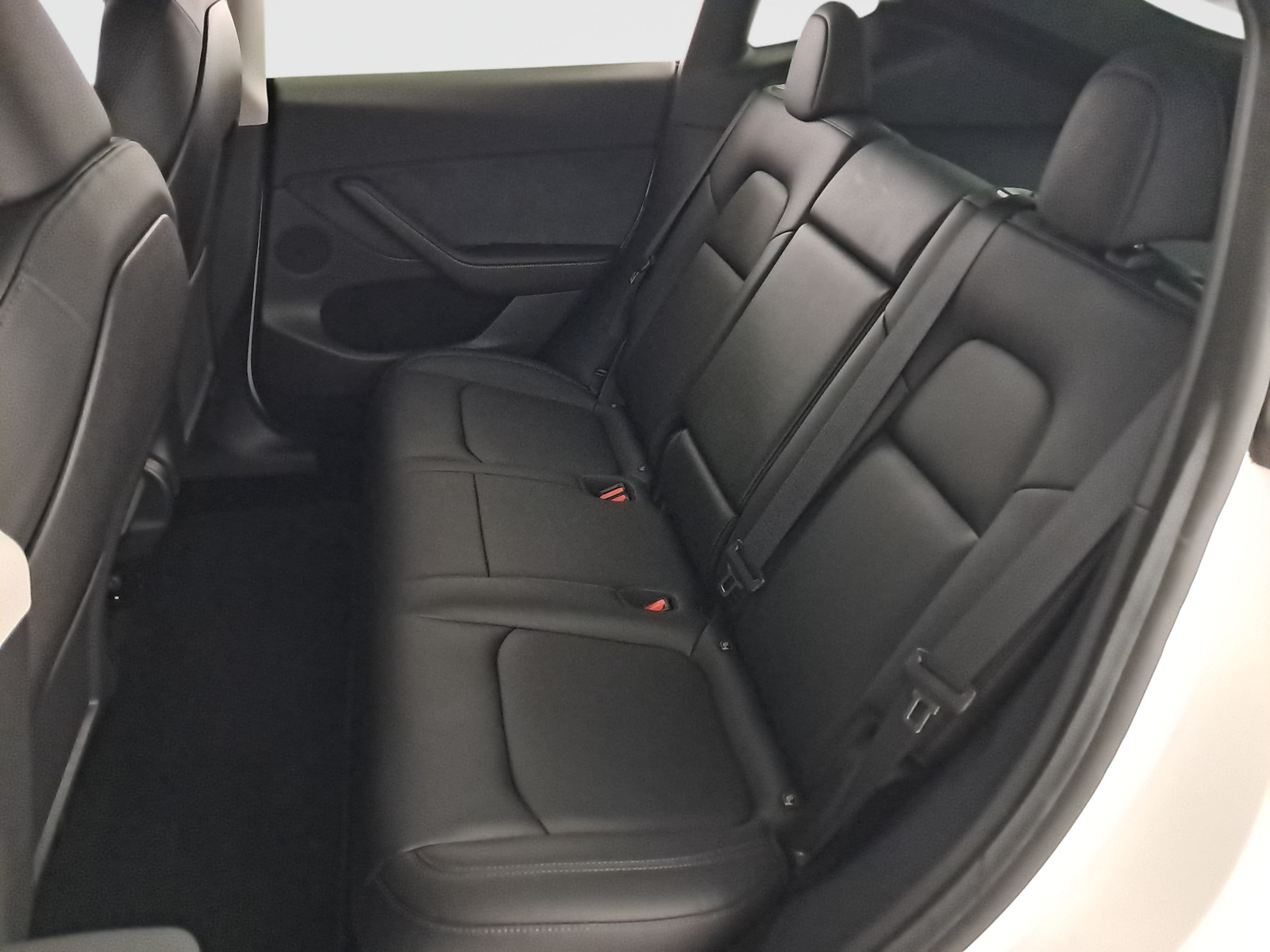 Tesla Model Y Standard Range – fotografie 15