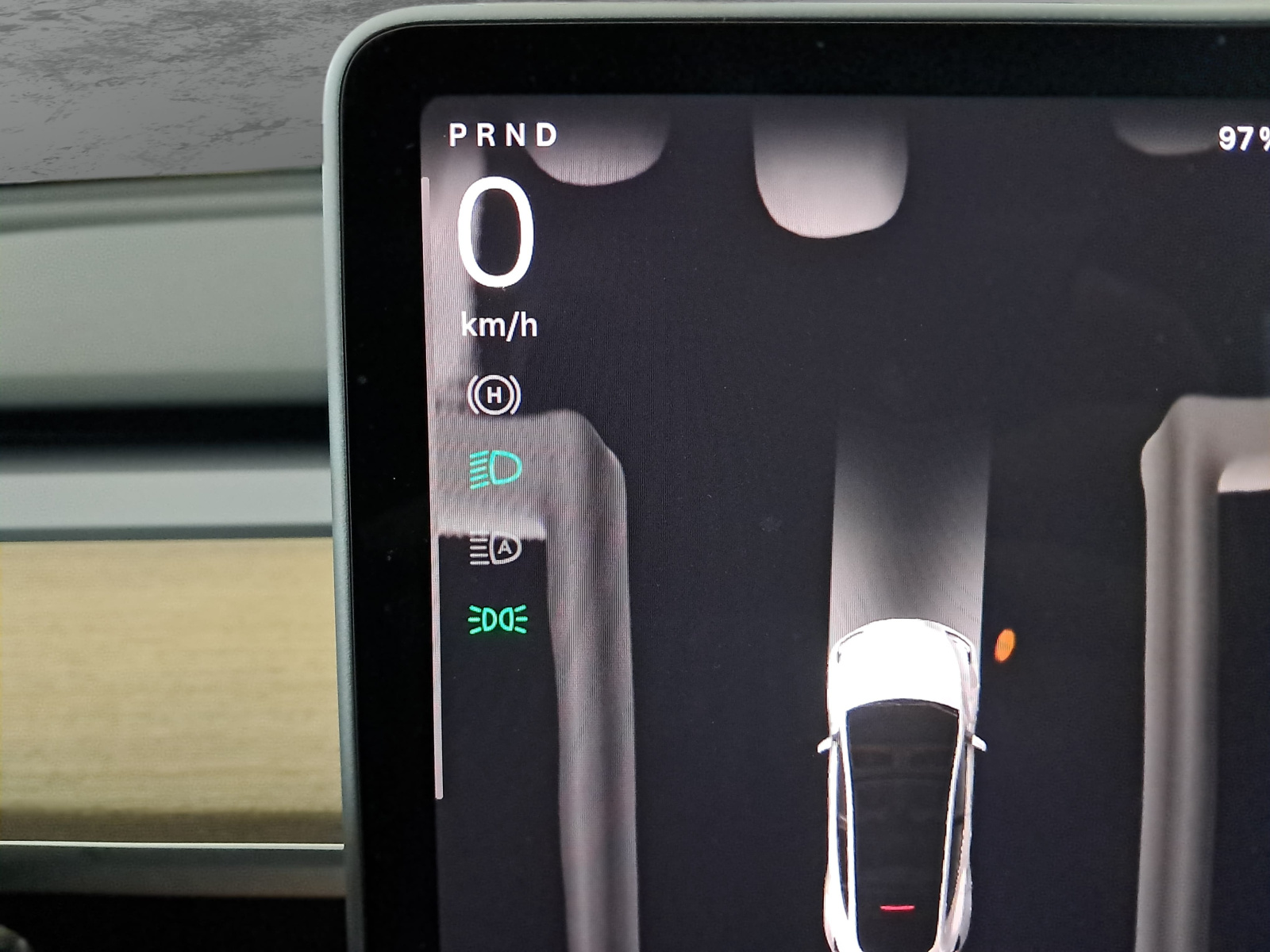 Tesla Model Y Standard Range – fotografie 17