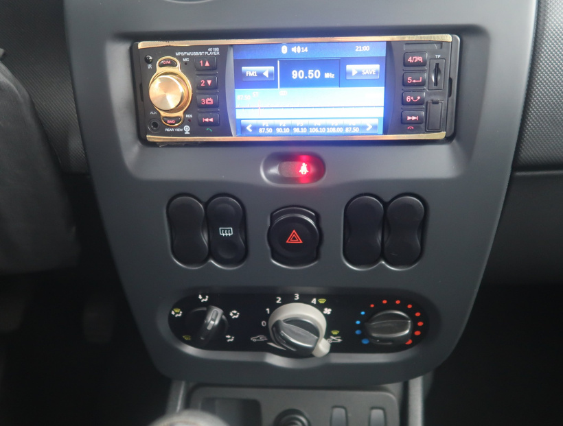Dacia Duster, 2011