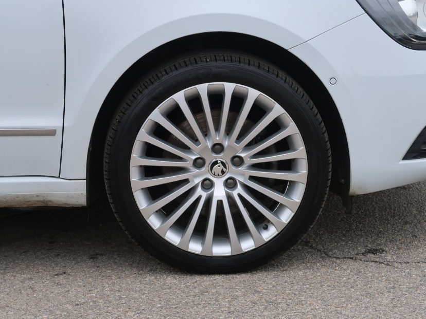 Škoda Superb, 2015