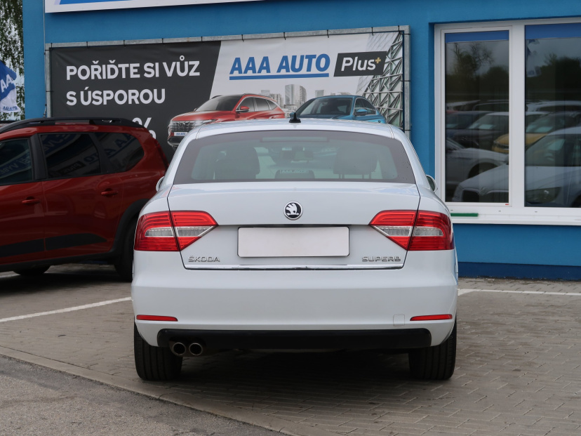 Škoda Superb, 2015