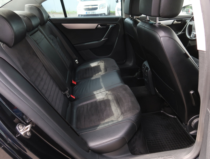 Volkswagen Passat, 2012