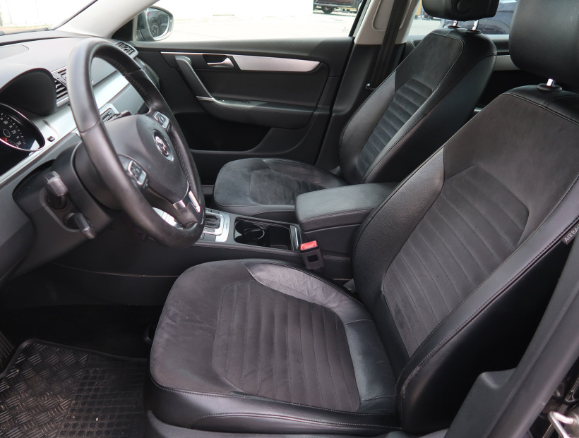 Volkswagen Passat, 2012
