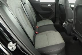 Volvo XC40 - 2026