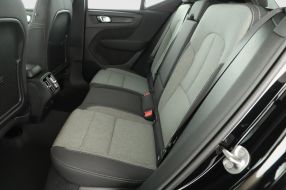 Volvo XC40 - 2026