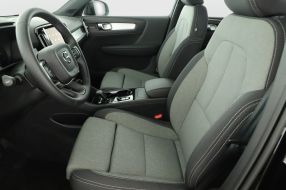 Volvo XC40 - 2026