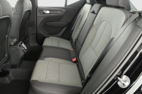 Volvo XC40 - 2026