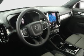 Volvo XC40 - 2026