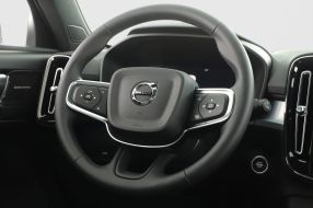 Volvo XC40 - 2026