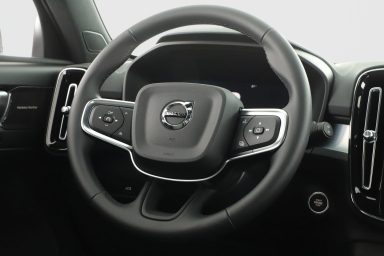Volvo XC40 - 2026