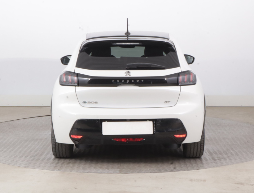 Peugeot e-208, 2021