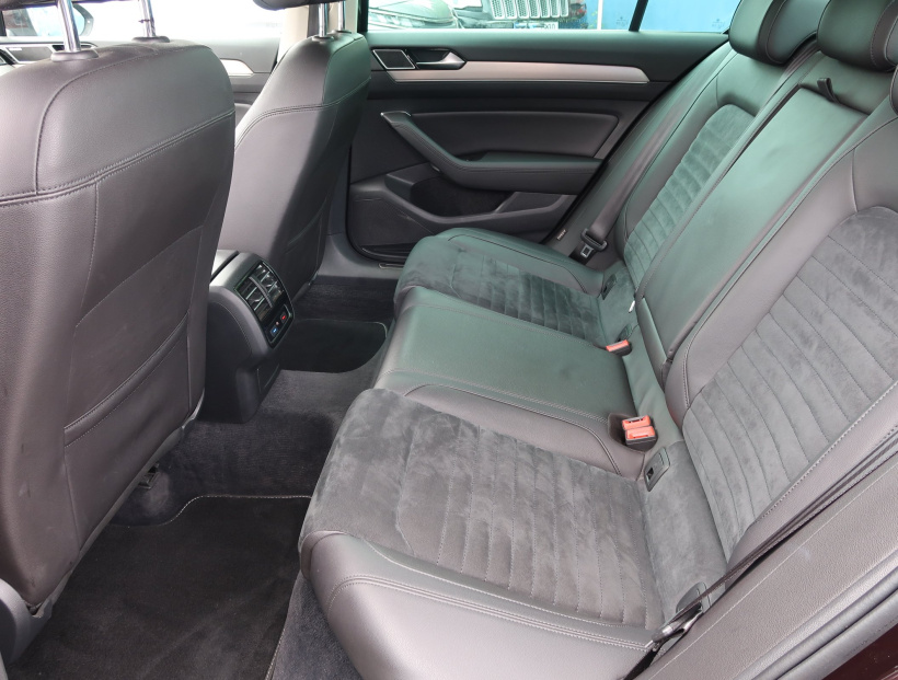 Volkswagen Passat, 2016