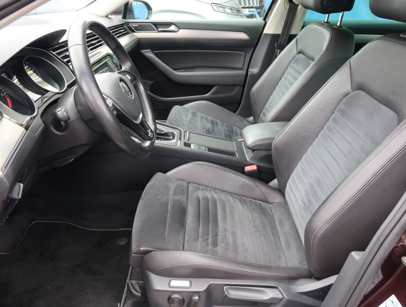 Volkswagen Passat, 2016