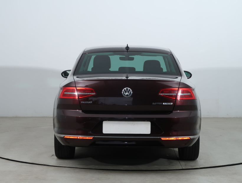 Volkswagen Passat, 2016