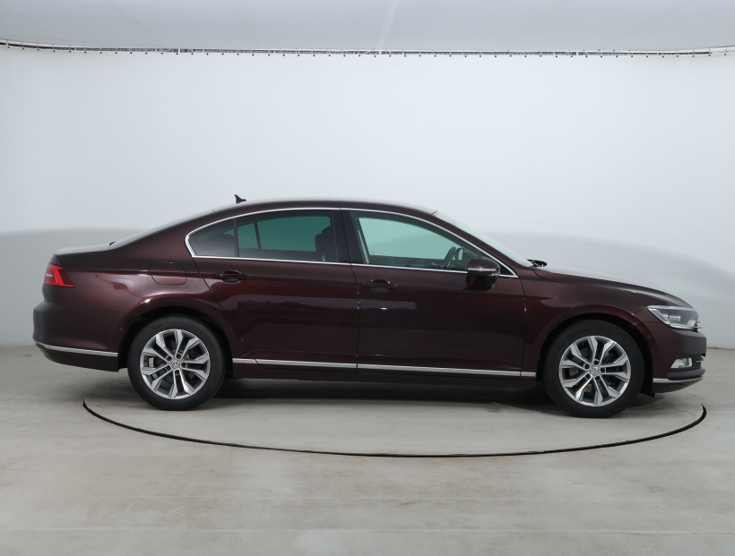 Volkswagen Passat, 2016
