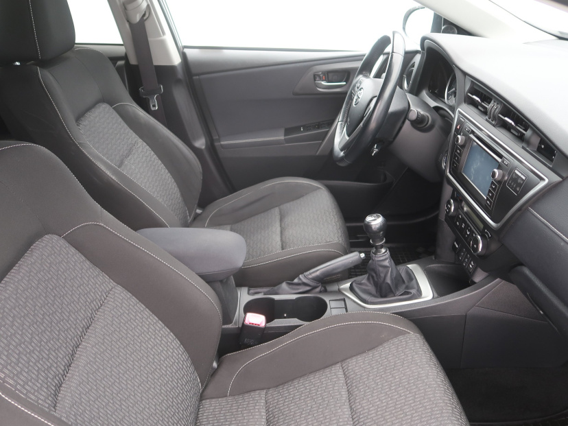 Toyota Auris, 2015