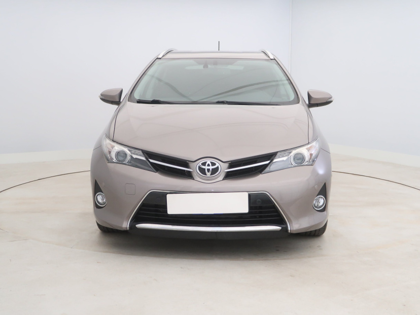 Toyota Auris, 2015