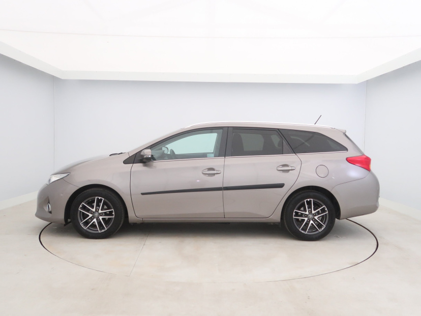 Toyota Auris, 2015