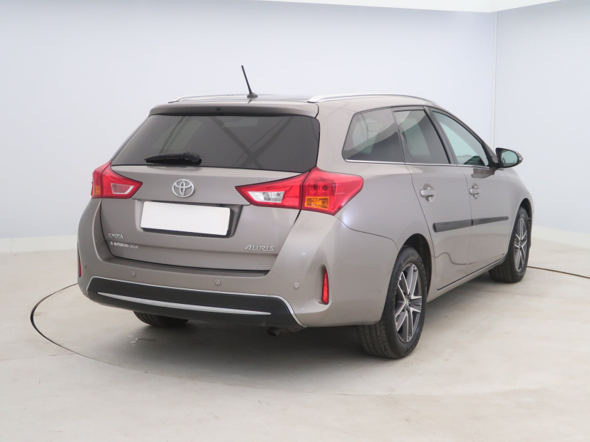 Toyota Auris, 2015