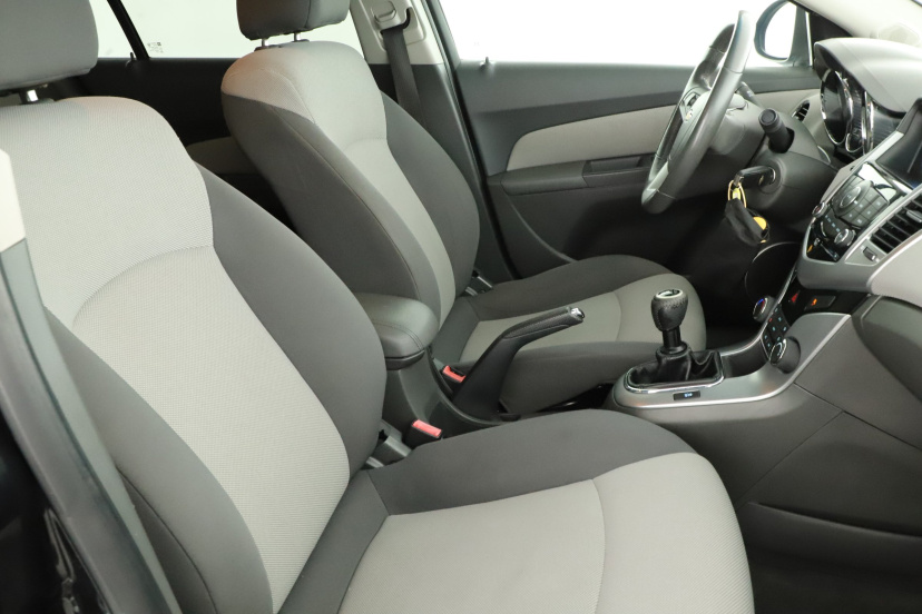 Chevrolet Cruze, 2010