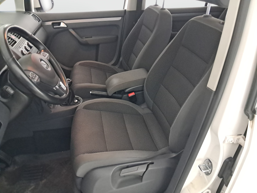 Volkswagen Touran, 2012