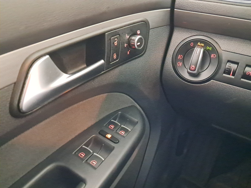 Volkswagen Touran, 2012