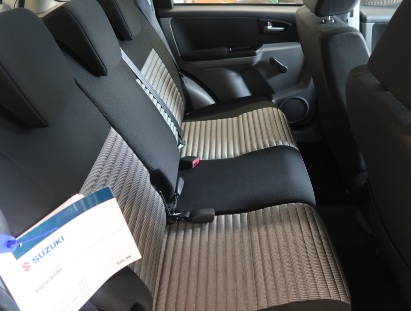 Suzuki SX4, 2012