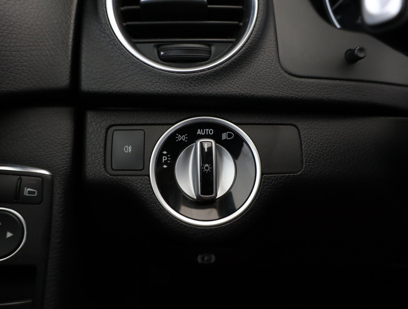 Mercedes-Benz C, 2012