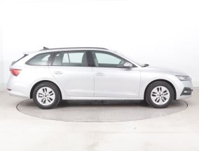 Škoda Octavia - 2023
