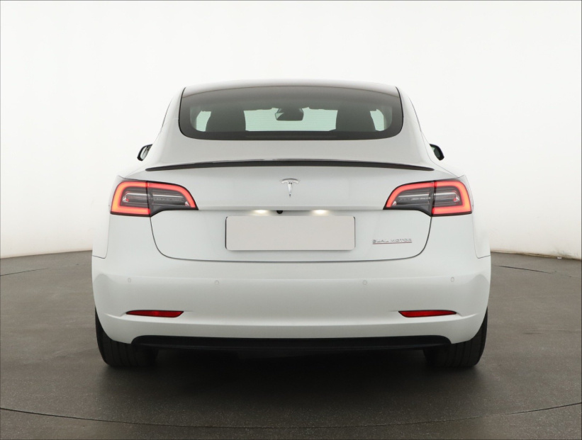 Tesla Model 3, 2021