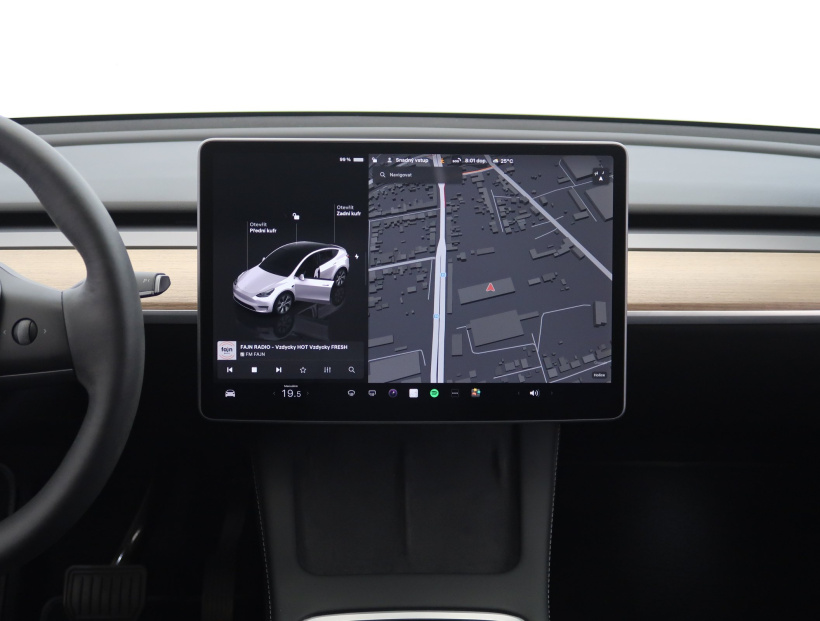 Tesla Model Y, 2022